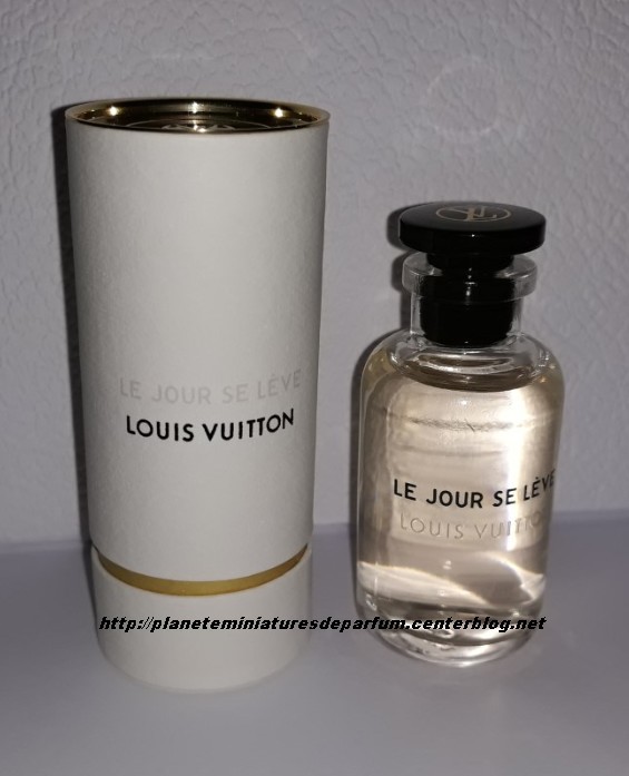 Sun Song Louis Vuitton 2ml perfume (unisex), Luxury, Accessories on  Carousell